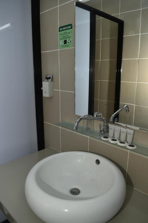 Columbus Plaza Hotel General Santos City Экстерьер фото