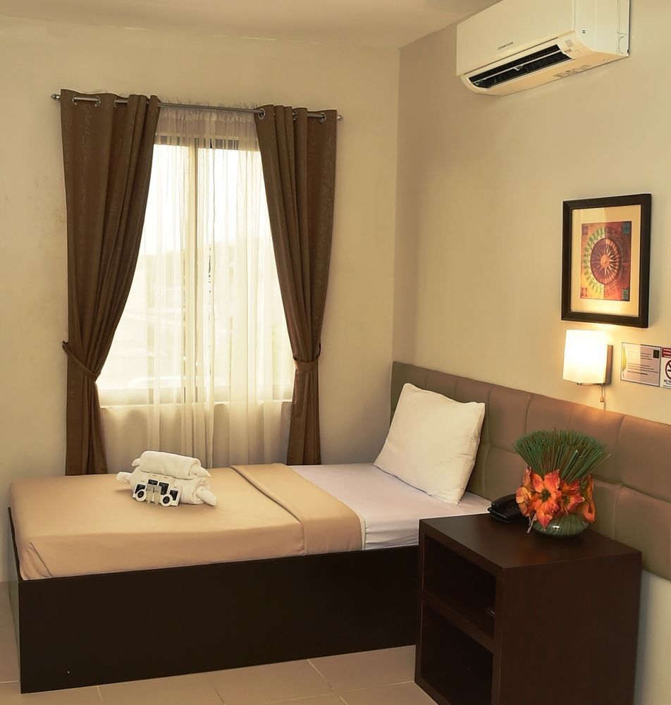 Columbus Plaza Hotel General Santos City Экстерьер фото