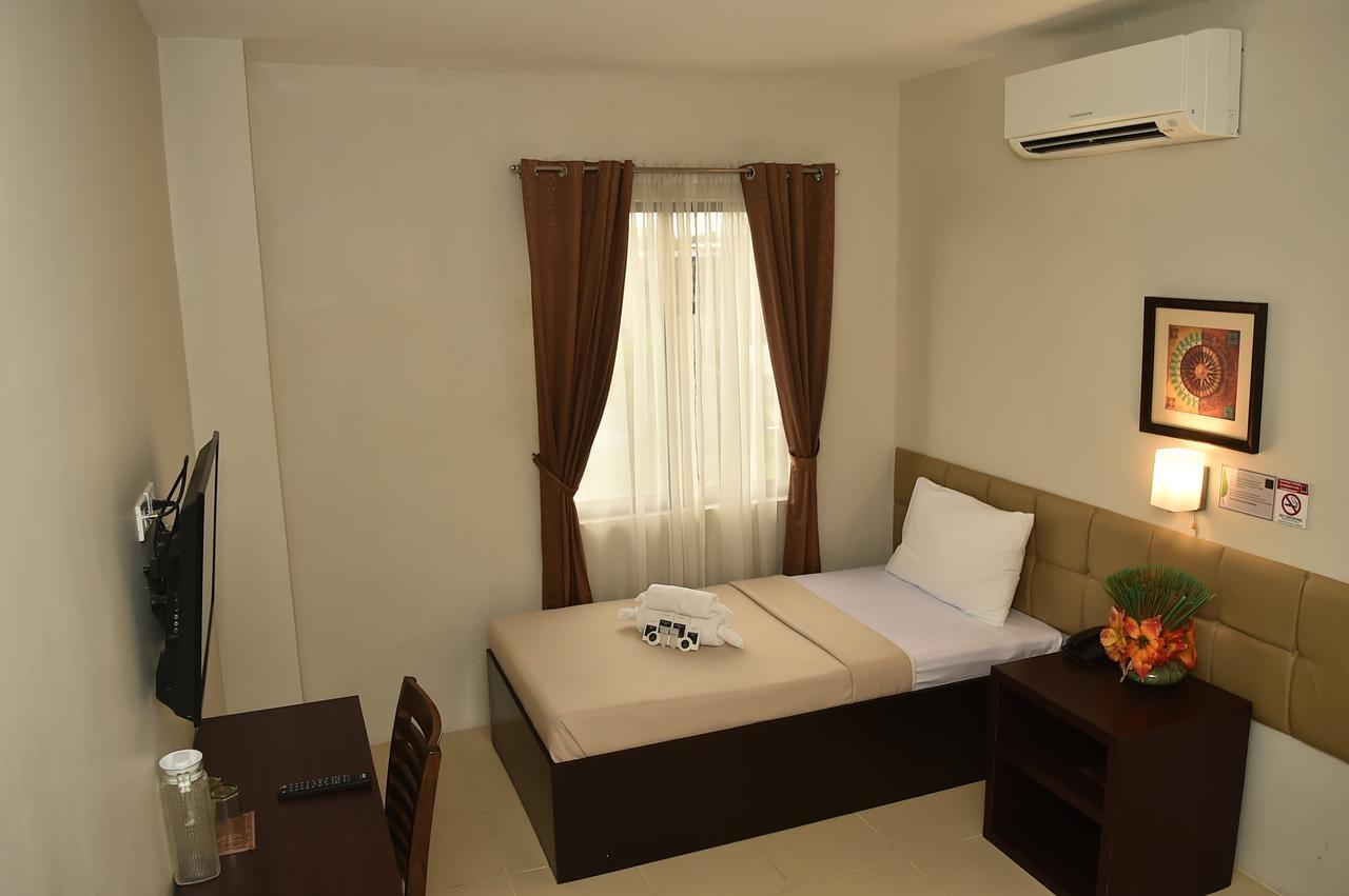 Columbus Plaza Hotel General Santos City Экстерьер фото