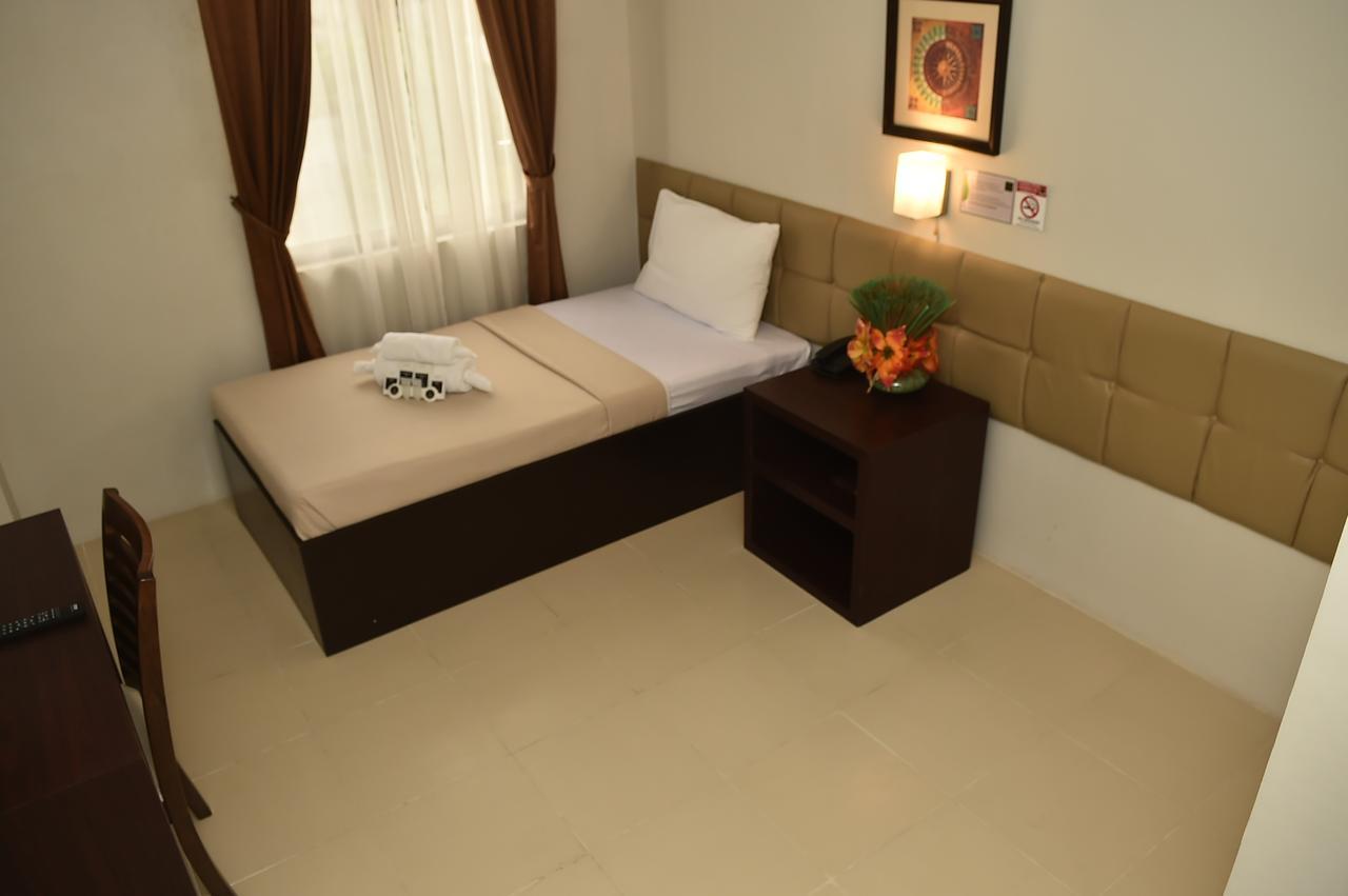 Columbus Plaza Hotel General Santos City Экстерьер фото