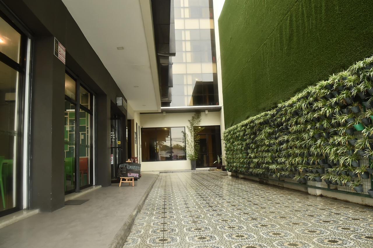 Columbus Plaza Hotel General Santos City Экстерьер фото