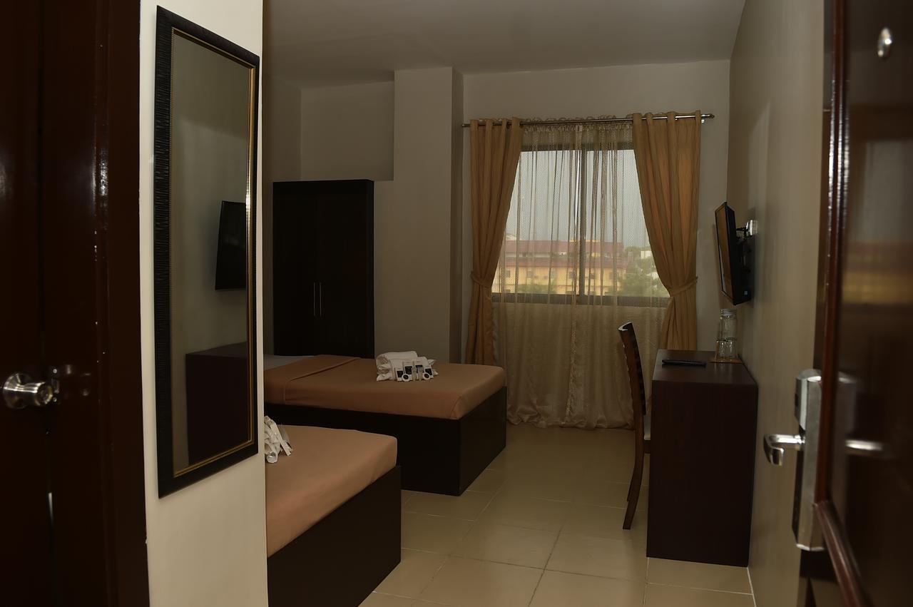 Columbus Plaza Hotel General Santos City Экстерьер фото