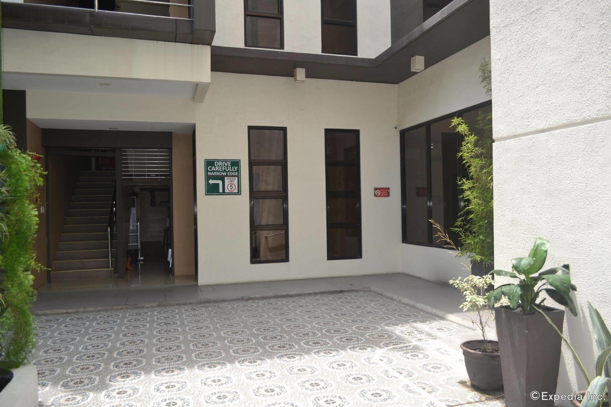 Columbus Plaza Hotel General Santos City Экстерьер фото